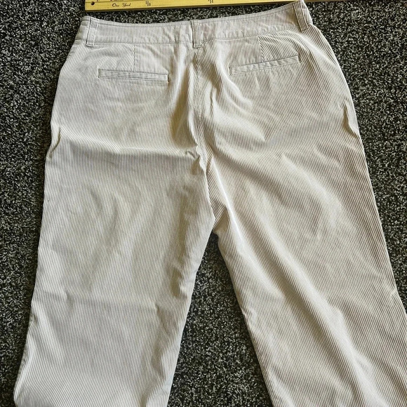 Jones New York Sport/Stretch capri pants - Picture 4 of 6